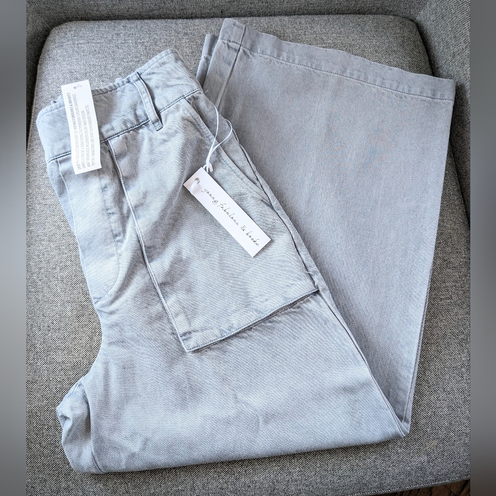YFB  🆕 3/4  wide legged culottes - Picture 2 of 8